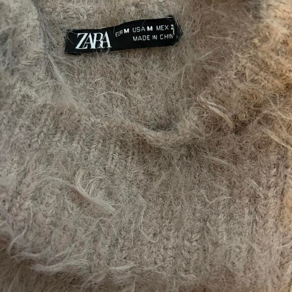 Zara fuzzy super soft sweater - Picture 4 of 4